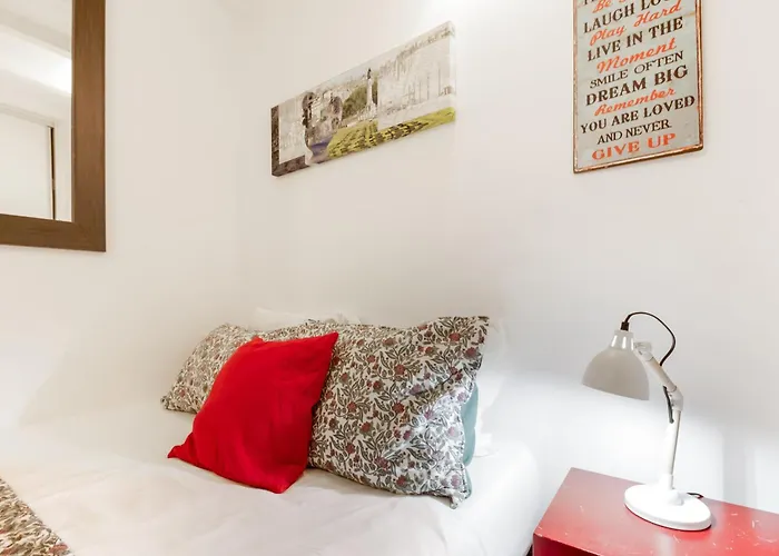 Cosy Retreat In Madragoa -Lisbon